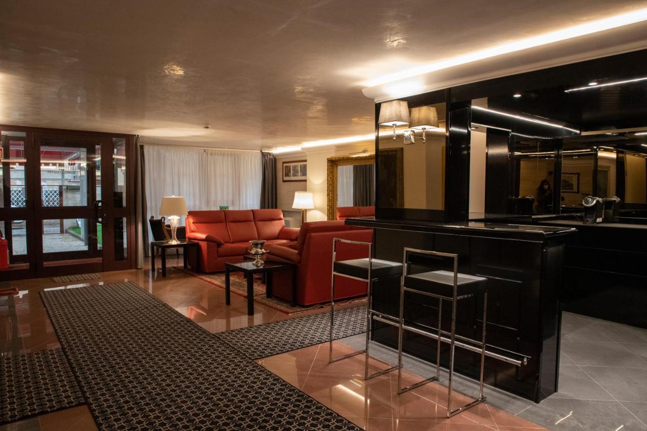 Gemelli Hotel ローマ エクステリア 写真
