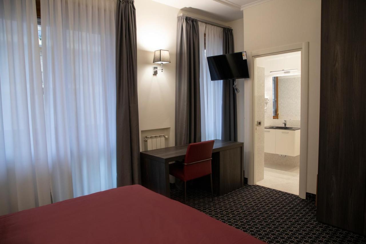 Gemelli Hotel ローマ エクステリア 写真
