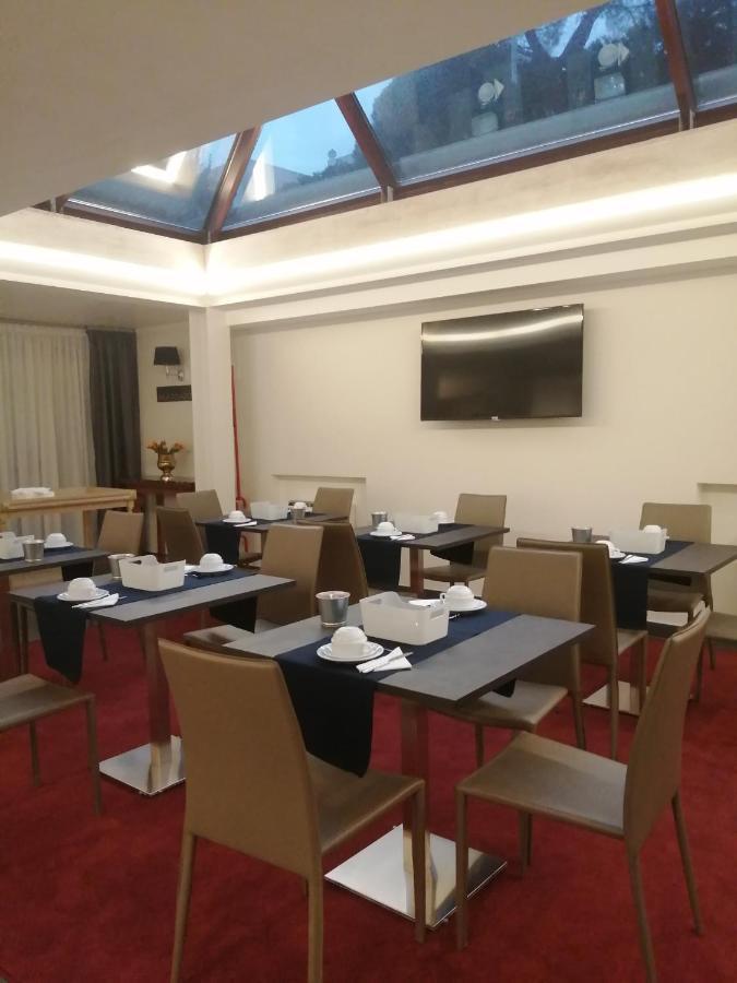 Gemelli Hotel ローマ エクステリア 写真