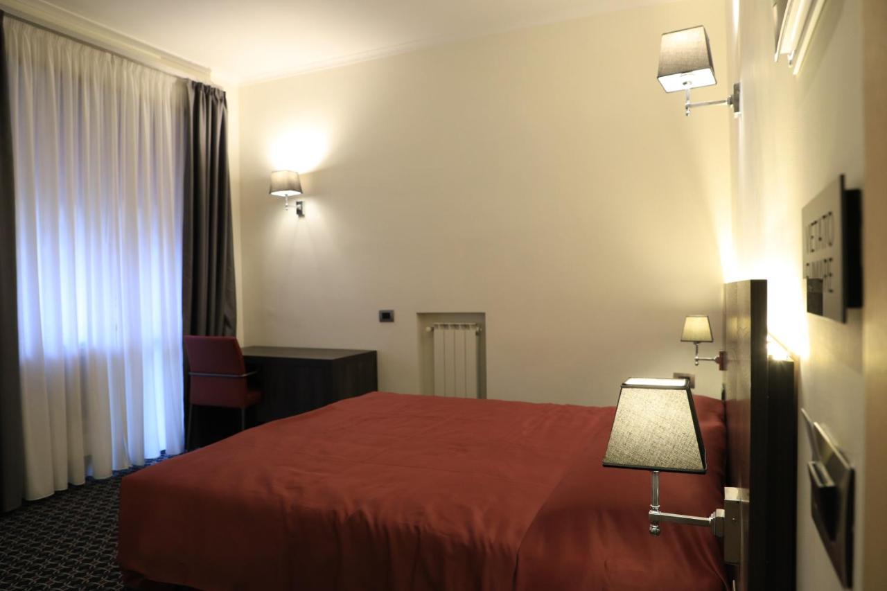 Gemelli Hotel ローマ エクステリア 写真
