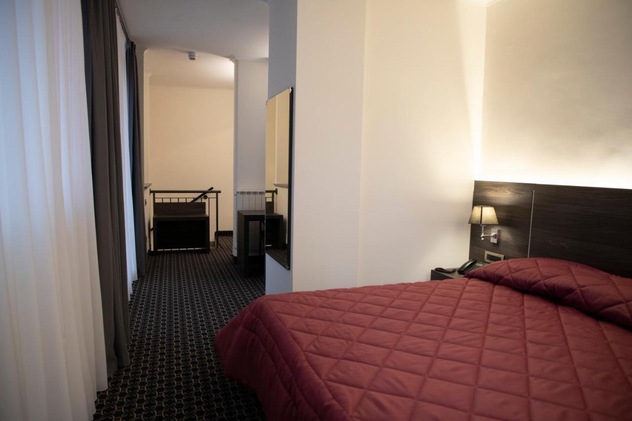 Gemelli Hotel ローマ エクステリア 写真