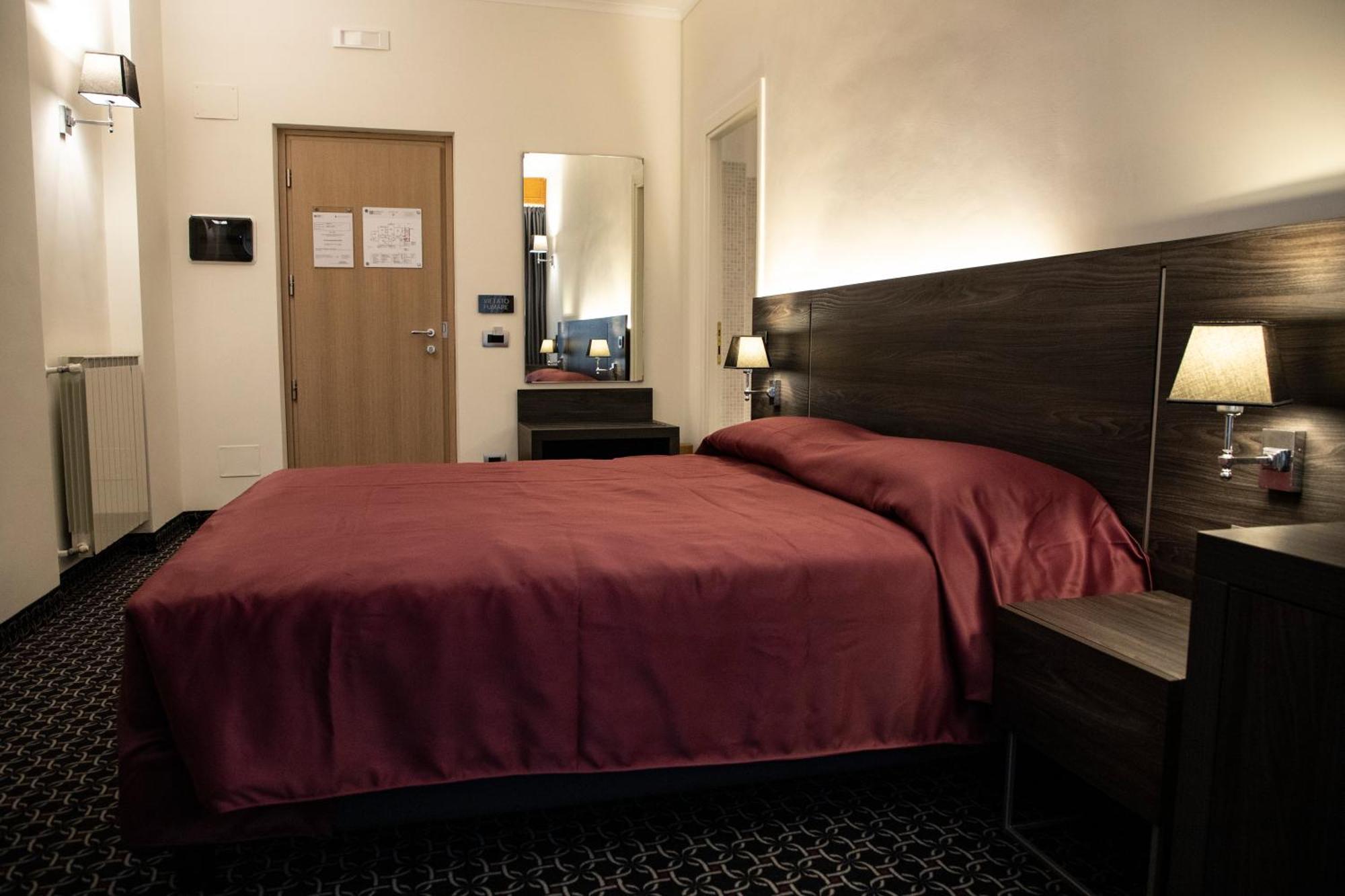 Gemelli Hotel ローマ エクステリア 写真